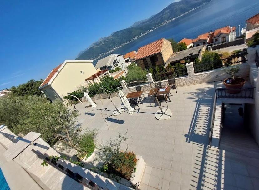 Villa Mare Apartments Tivat Exterior foto