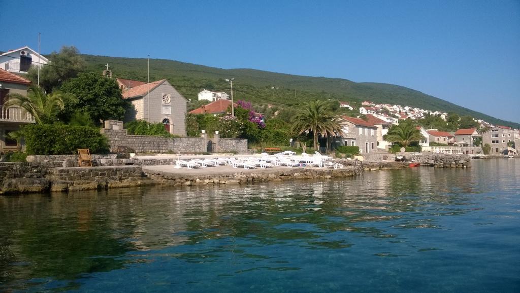 Villa Mare Apartments Tivat Exterior foto